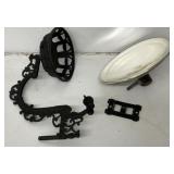 Vintage cast iron wall-mounted oil lamp holder,