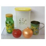 Vintage kitchen items, Tupperware Fridgesmart 3.2