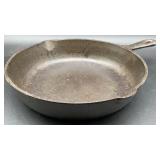 Vintage Wagner Ware cast iron skillet, 10.5 x