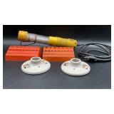 2 Leviton 660-watt porcelain keyless lampholders,