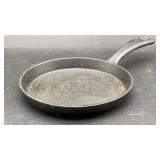 Vintage cast iron skillet, 5 x 5 in