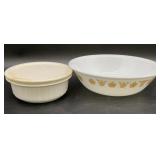 Vintage 8.5 inch Corelle serving bowl in the