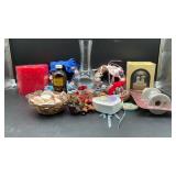 4 wicker ribbon wreaths, glass vase 10 in tall,