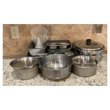 12 Piece kitchen lot, 3 pots with lids, Vita