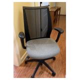 Mesh Back Swivel Office Task Chair with Arms And