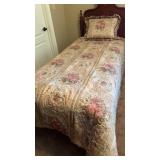 Twin Designer Style Floral Comforter &