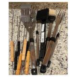 10 Piece BBQ utensils. 7:Black and Stainless.