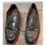 Black leather Nunn Bush wingtip dress shoes,
