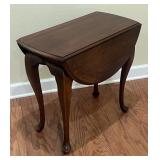Queen Anne Style Solid Wood Drop-Leaf Side Table