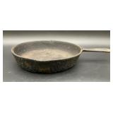 Vintage Unmarked Cast Iron Skillet with