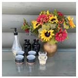 Mixed Home Dï¿½cor Lot with Floral Arrangement,
