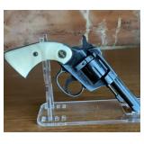 Rï¿½hm RG10S German .22 Short Revolver w/ White