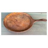 Lodge cast iron griddle pan, 10.5 inches wide
