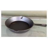 Cast Iron skillet, 10.5 inches wide
