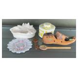Vintage Dï¿½cor Group Including Coffee Filter