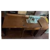 Vintage New Home Sewing Machine in Folding