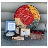 Country Home Dï¿½cor Group Featuring Metal Art