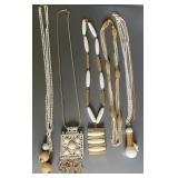 Vintage White & Gold Tone Mod Statement Necklace