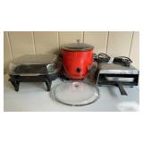 Vintage Rival Crock-Pot Red Slow Cooker 9in tall,