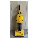 Eureka The Boss Super Lite Model 402 Bagless
