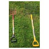 Razorback Digging Fork & True Temper Bow Rake