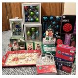 Large Christmas Dï¿½cor & LED Holiday Lighting Lot