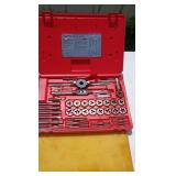 Dayton Model 4X575A 40-Piece Mechanics Tap & Die