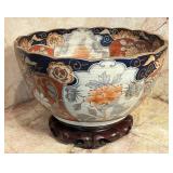 Large Antique Japanese Imari Porcelain Center