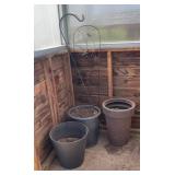 Garden Lot with 3 Large Planters, Metal Shepherd