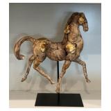 Cabello Dorado Uttermost Gold-Tone Sculptural
