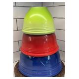 Le Creuset Set of 3 Colorful Stoneware Mixing