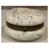 Victorian Wavecrest Opal Ware Hinged Powder