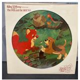 Disney Fox and the Hound picture disc w/Pinocchio