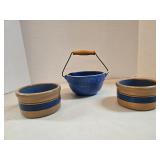 3 decretive blue bowls