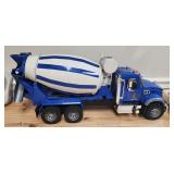 Bruder 02814 Mack Granite Cement Mixer Truck