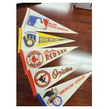 20 VTG MLB & NFL Pennants