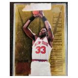 1995 Skybox Gold Patrick Ewing Larger Than Life