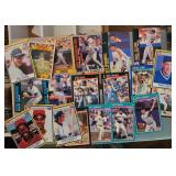 Lot of 20 VTG MLB Cards