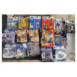Lot of 16 VTG Sealed Starting Lineups