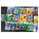 Lot of 16 Sealed VTG Starting Lineups