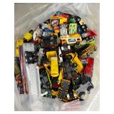 Large bag of mixed die cast cars