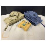 Lot of 2 toy tanks