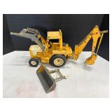 International Harvester 472 Backhoe Loader (broke)
