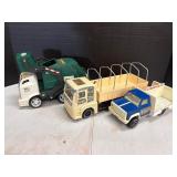 Mixed lot trucks, including Tonka