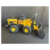 Tonka Mighty 728 Front Loader Toy