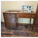Universal Zig Zag Sewing Machine with Cabinet