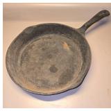 Cast Iron Skillet with Handle Opening