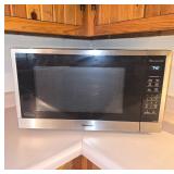 Panasonic 1250W Genius Sensor Microwave Oven
