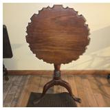 Wooden Tilt-Top Tripod Table, 20'x27'