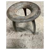 J.H. Kalsinger Co. Metal Trivet Stand